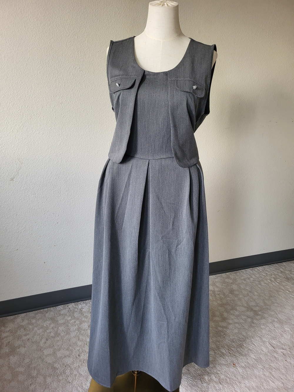 Modest Dress-Gray Pleated Jumper - Size XL (Shirt Not Included) - Picture 5 of 6